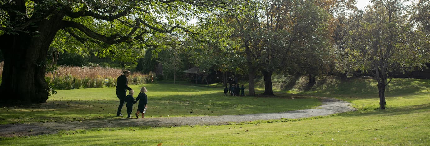 The Little Courtiers - Hampton Court House